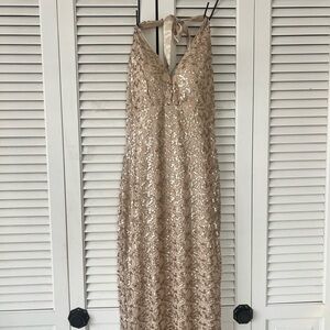 Elegant Sequin Halter Dress - Gold